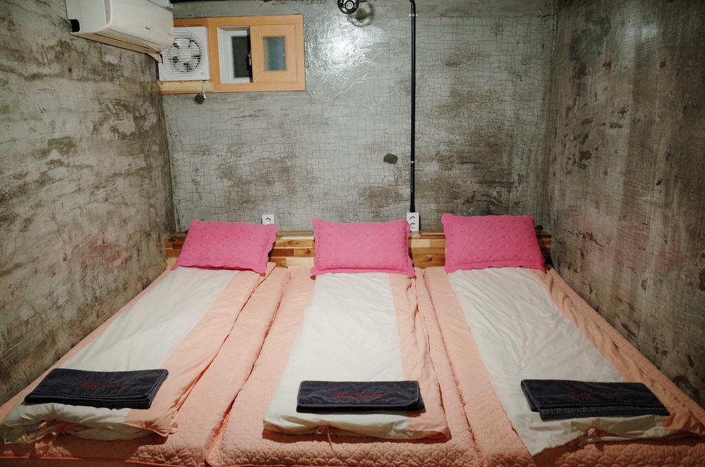 Bong Backpackers Hostel Seoel Buitenkant foto