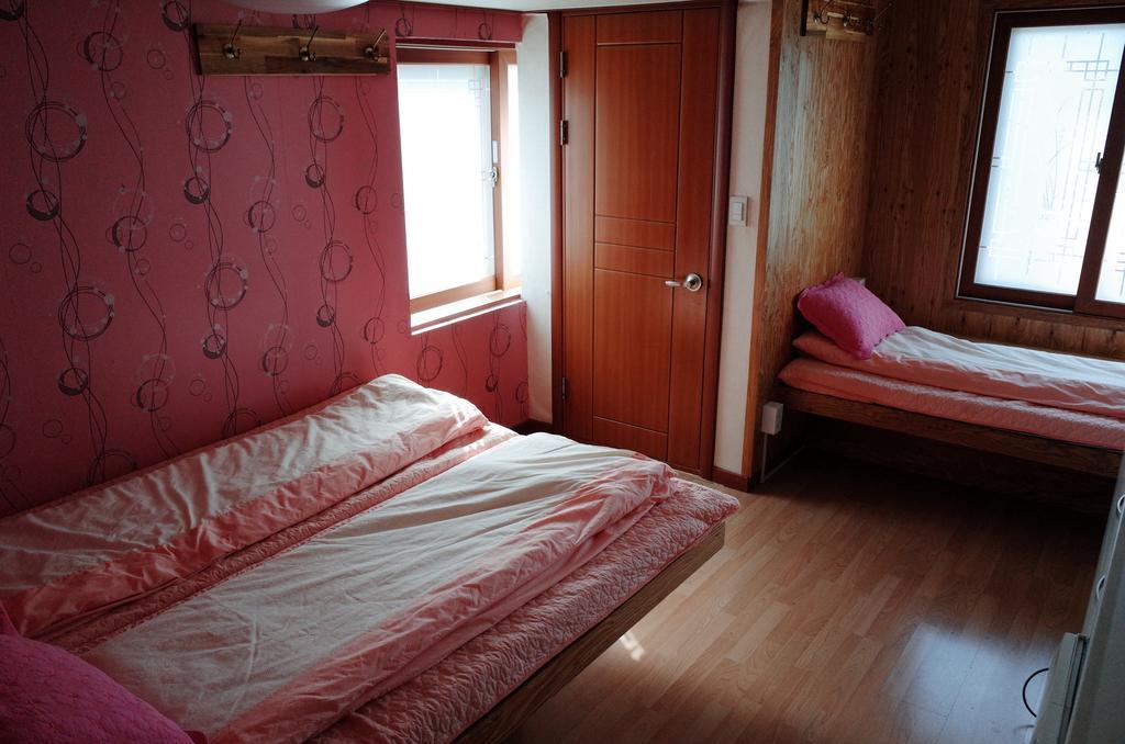 Bong Backpackers Hostel Seoel Kamer foto