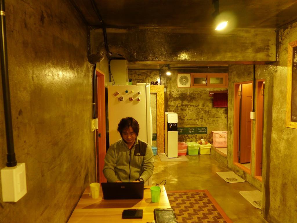 Bong Backpackers Hostel Seoel Kamer foto