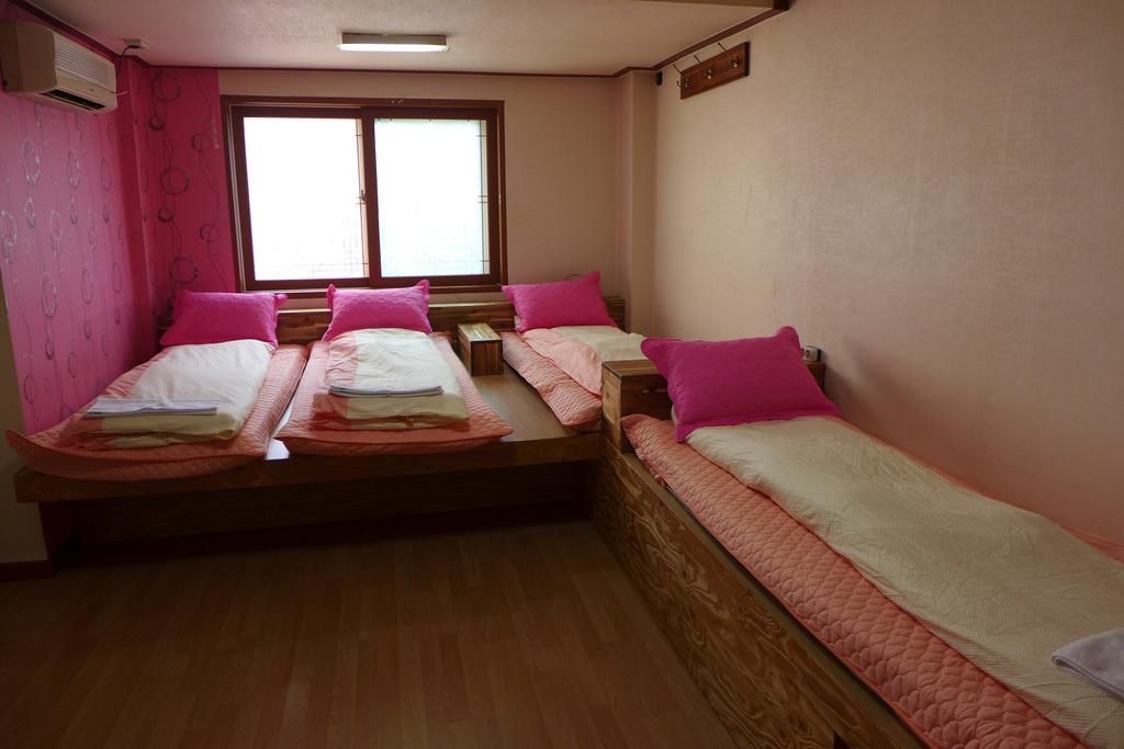 Bong Backpackers Hostel Seoel Kamer foto