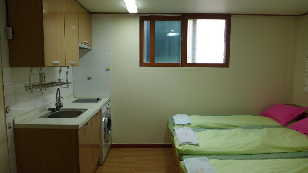Bong Backpackers Hostel Seoel Kamer foto