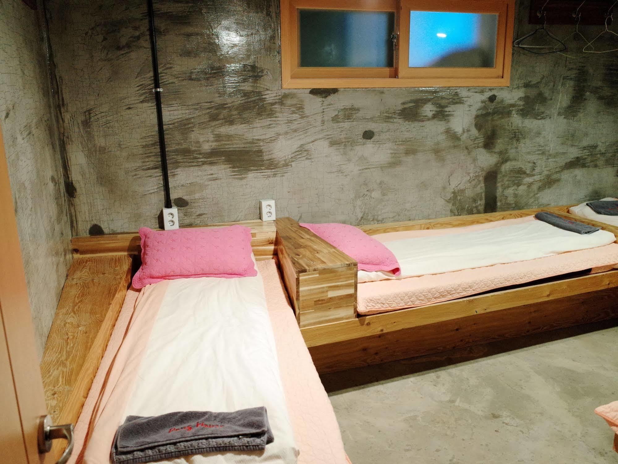 Bong Backpackers Hostel Seoel Buitenkant foto