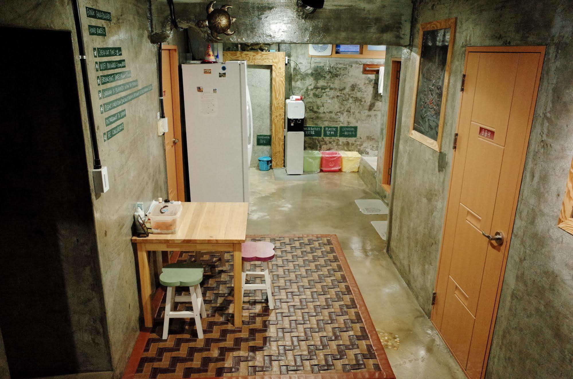 Bong Backpackers Hostel Seoel Buitenkant foto