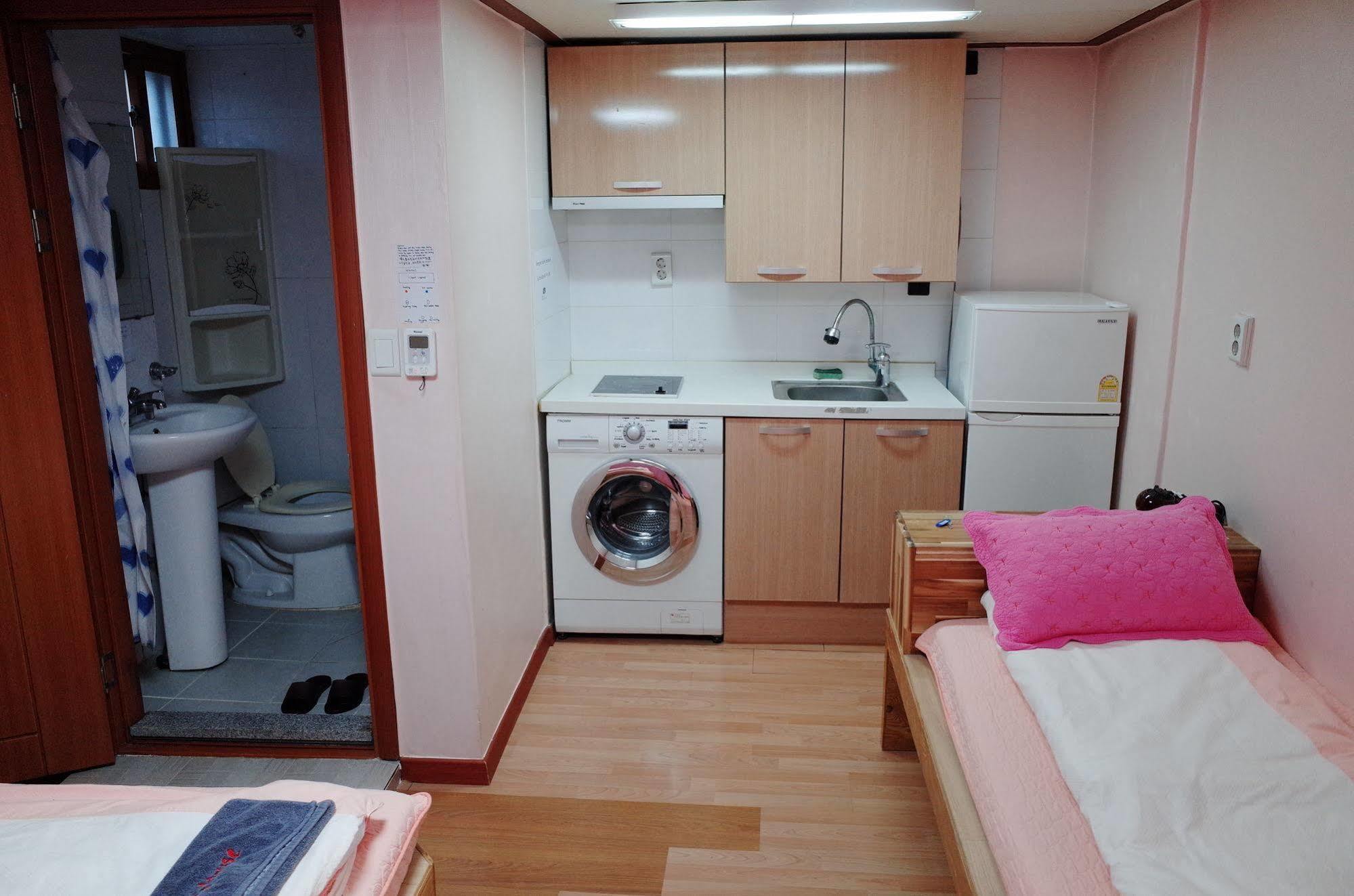 Bong Backpackers Hostel Seoel Buitenkant foto