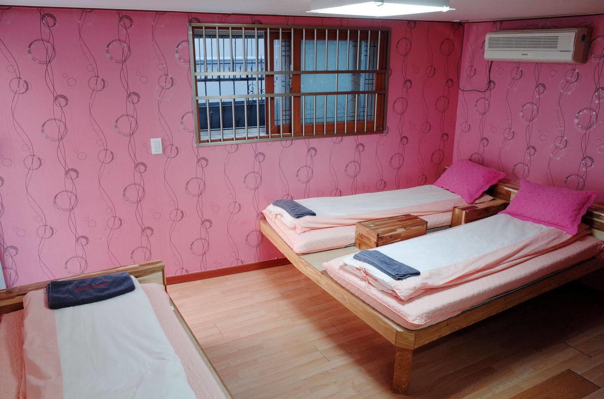Bong Backpackers Hostel Seoel Buitenkant foto